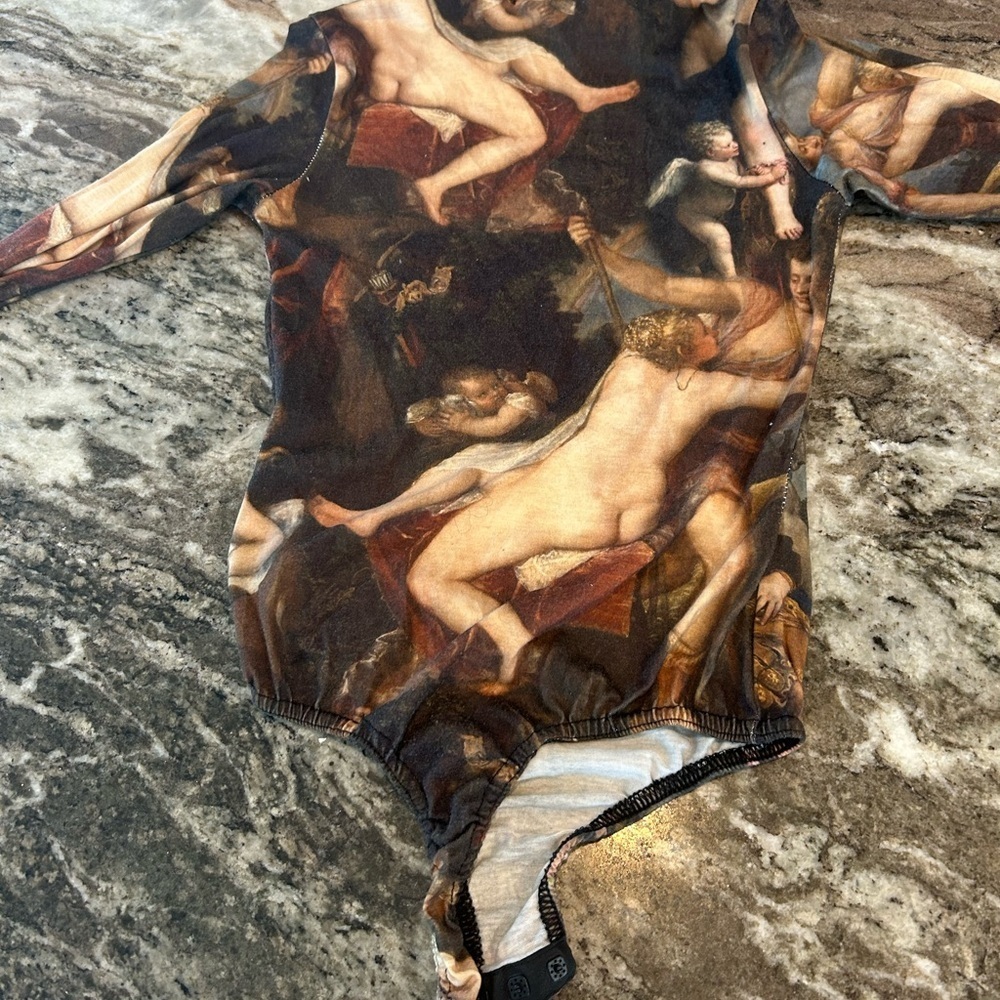 PrettyLittleThing Renaissance Print Bodysuit, size 0, has slight wear Coachella